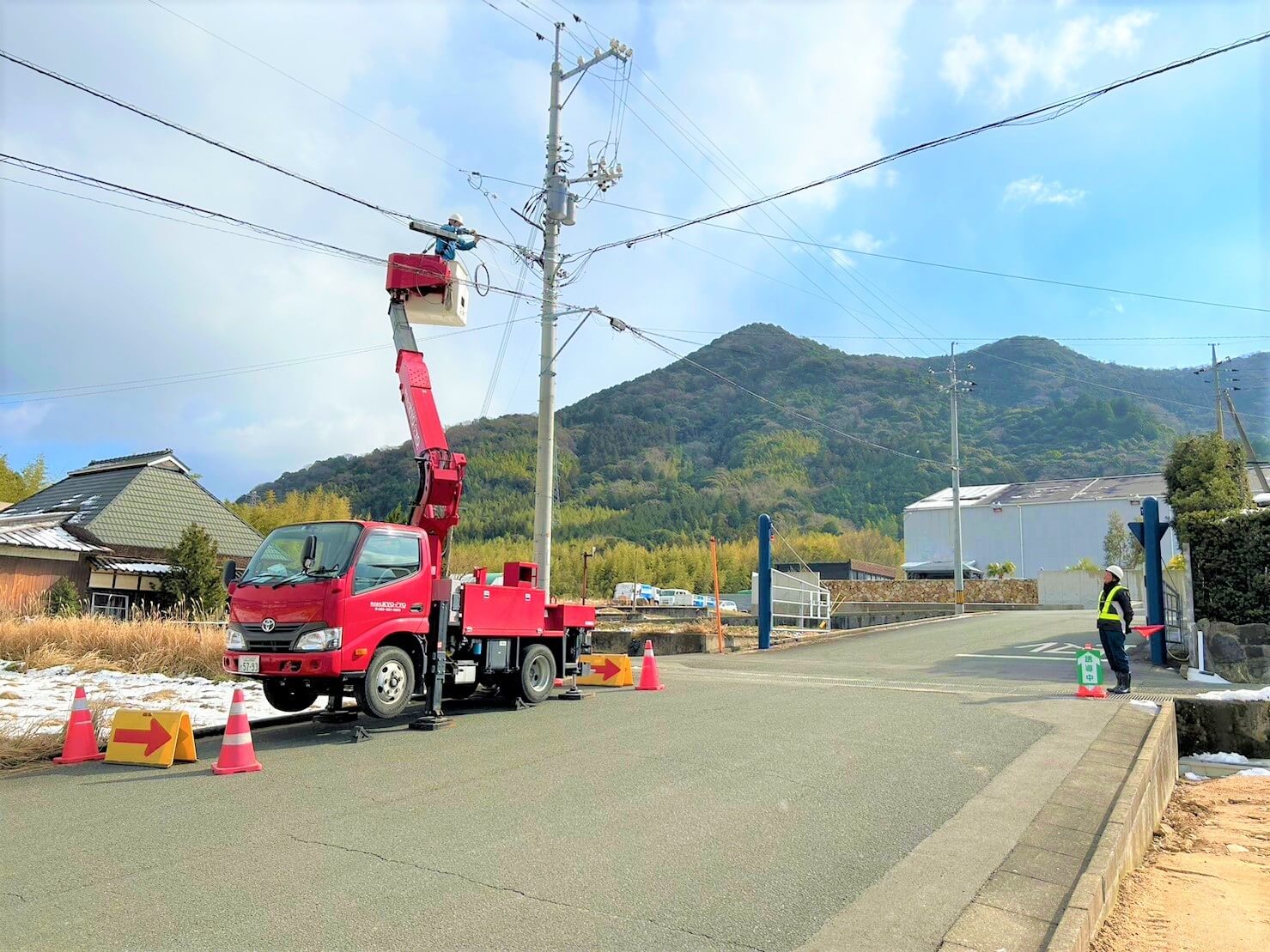 電気工事作業風景