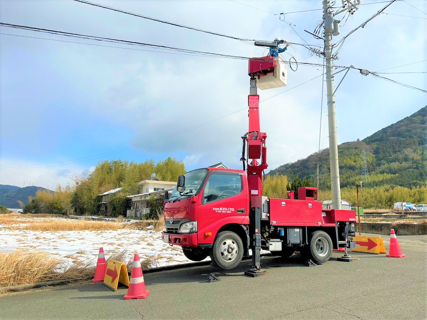 電気工事作業風景