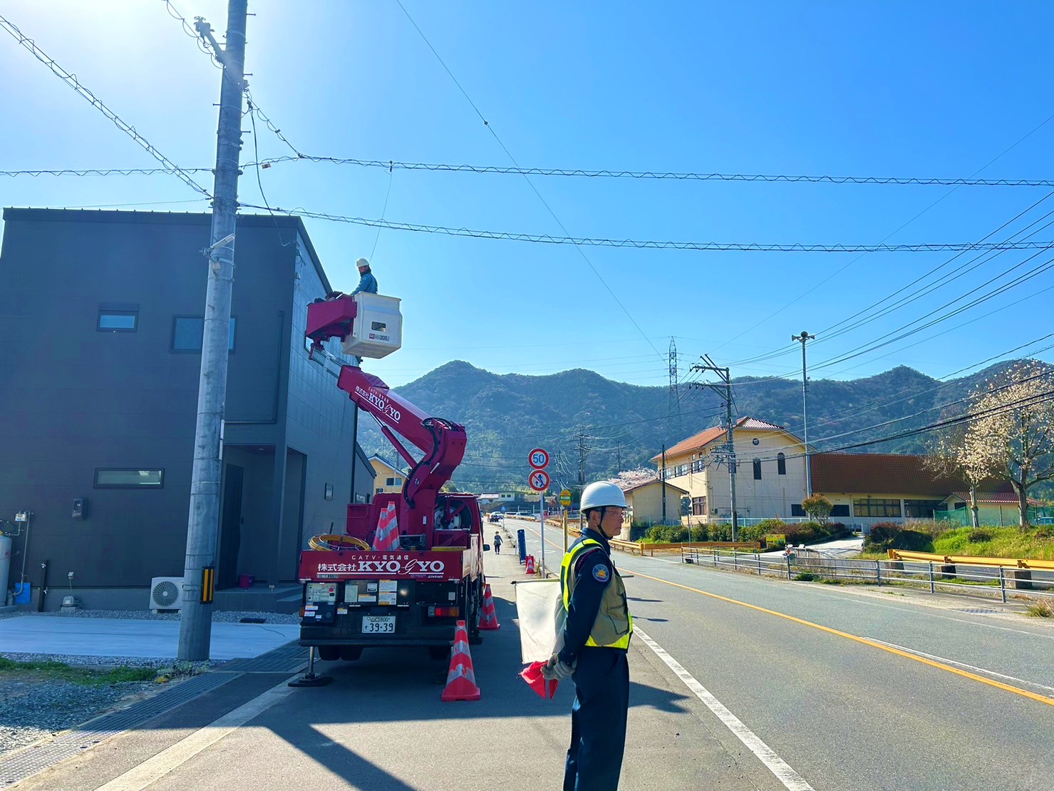 電気工事作業風景